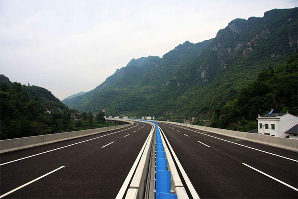 宜巴高速兴山段